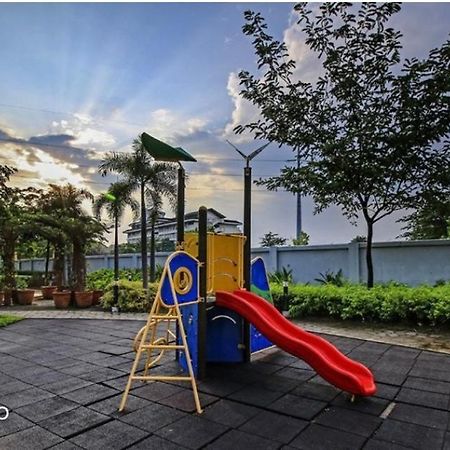 Lovely 2 Bedroom Condo With Free Secured Parking Manila Exteriör bild